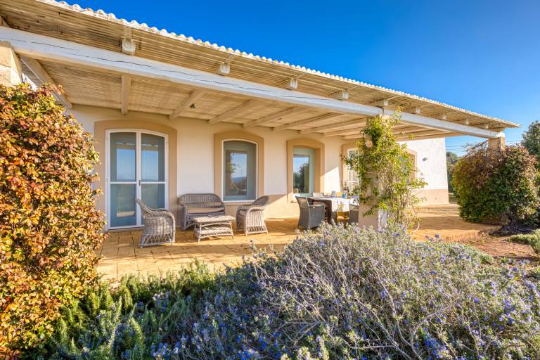Fully equipped villa with yard, jacuzzi & private pool | Perfect for remote work | Pet-friendly — photo 3
