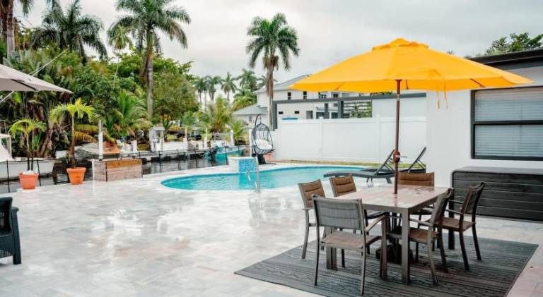 Bimini Bliss Waterfront Pool Retreat in Melrose