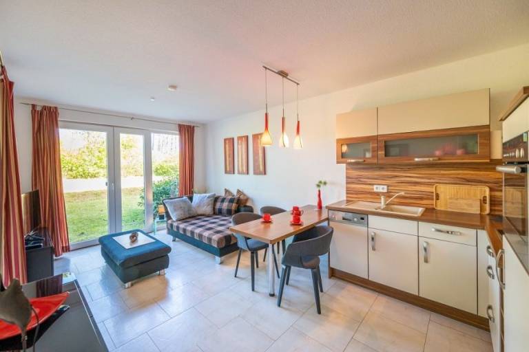 Gemütliche Ferienwohnung mit überdachter Terrasse, direkt am Strand in Breege