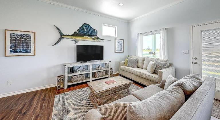 Ample vacation home | Dogs allowed in Port Aransas, TX