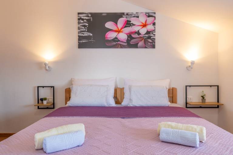 Apartment with terrace, barbecue & heated pool | Pets allowed — photo 4
