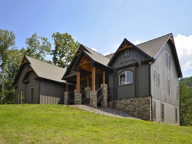 Lodge  Weaverville