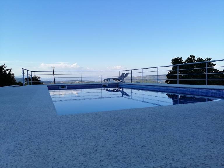 Casa  Leomil
