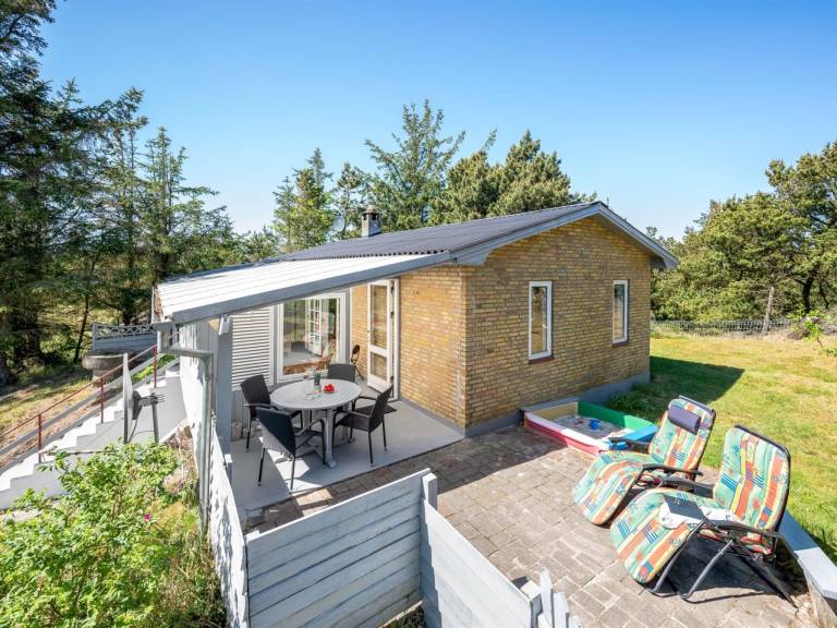 House with terrace — photo 4