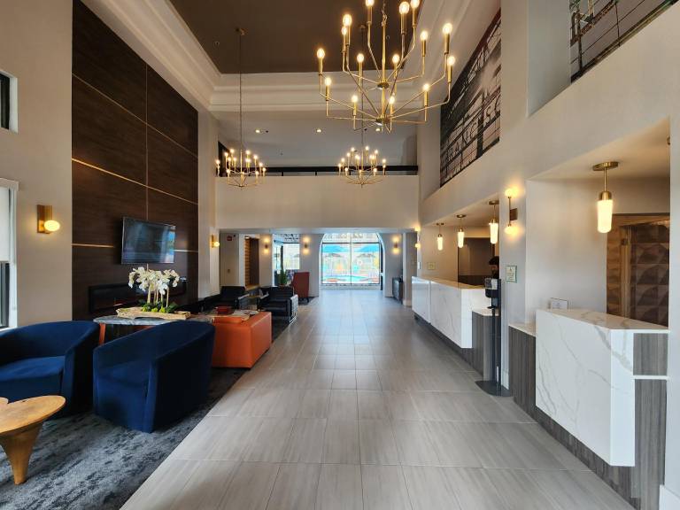 La Quinta Inn & Suites by Wyndham San Francisco Airport West — photo 2