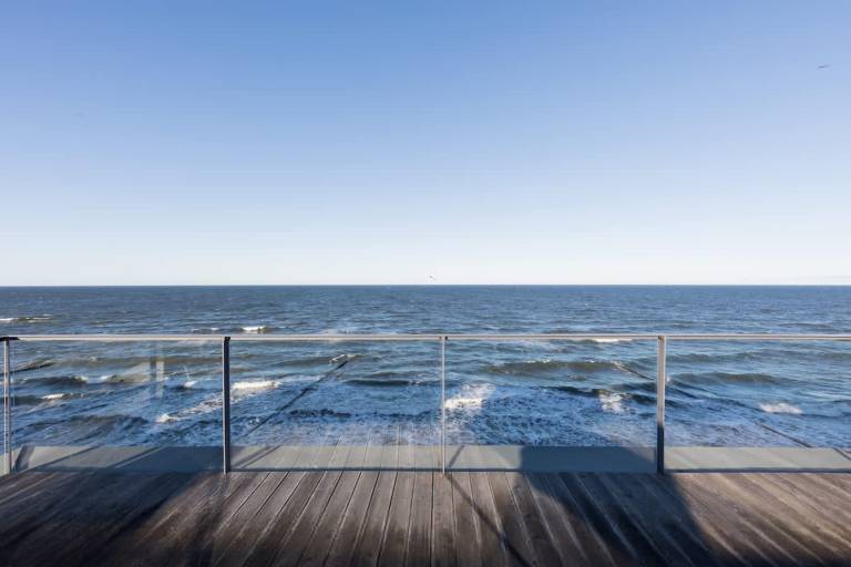Family-oriented rental apartment with fast internet | Water view | Next to the beach | Pets are welcome — photo 5