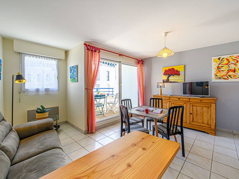 Rental apartment with 2 rooms for 4 persons — photo 2