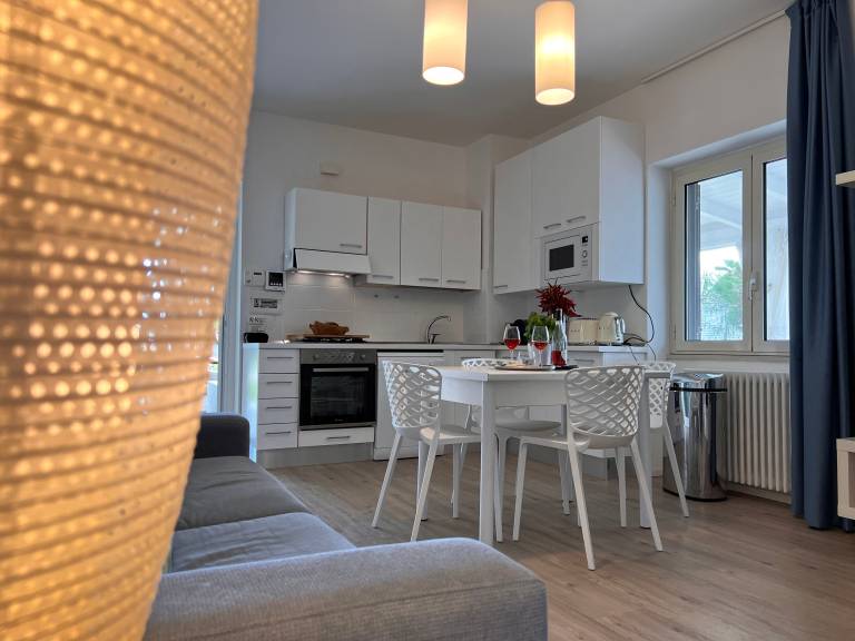 Villa "Miami Vieste" near Beach with Private Pool & Wi-Fi — photo 4