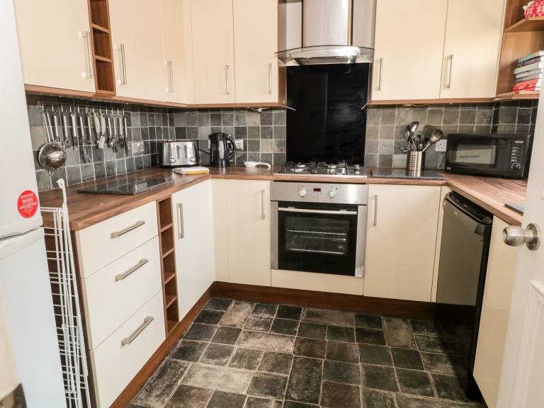 Cottage with 4 rooms for 8 persons — photo 3
