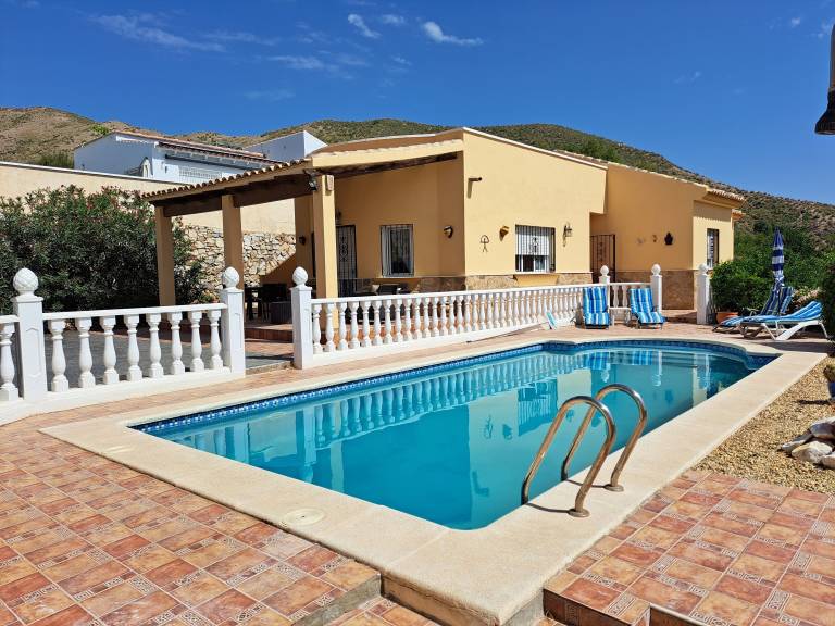 Villa  Arboleas