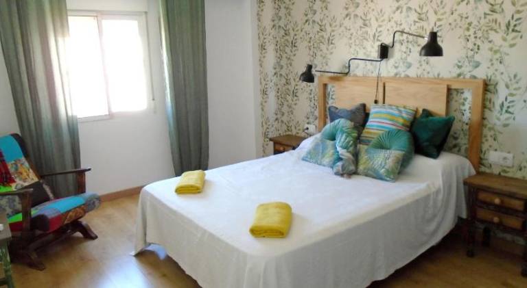 Holiday apartment with 3 rooms for 7 persons in Gandia