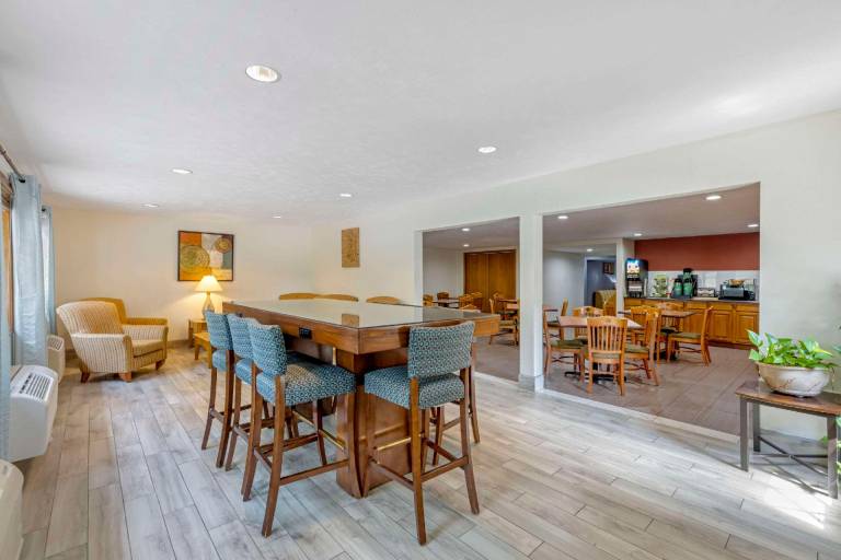 Quality Inn & Suites Lincoln South — photo 2