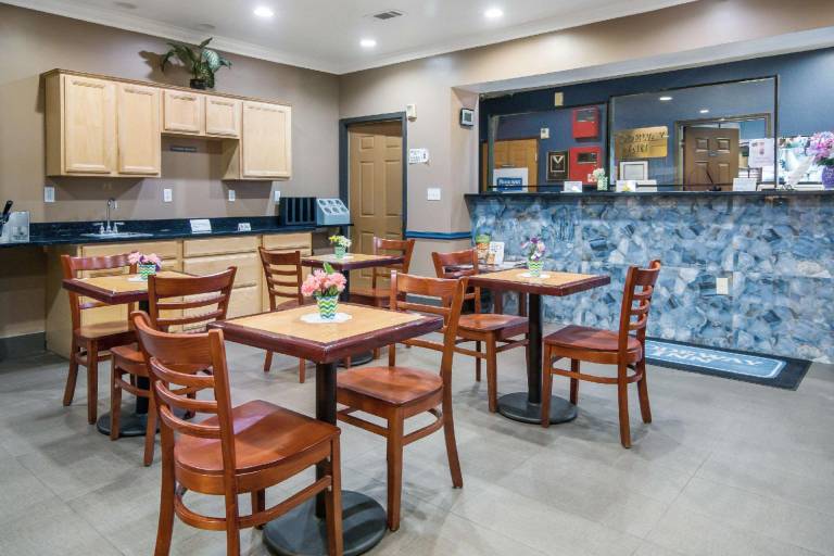 Rodeway Inn Carrollton I-35E — photo 5