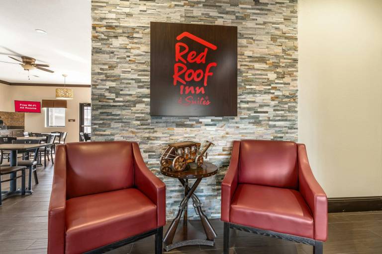 Red Roof Inn & Suites Sulphur Springs — photo 4