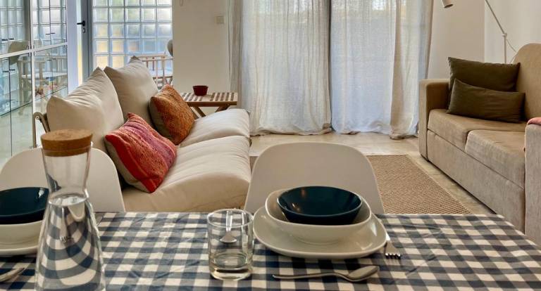 Family-friendly wonderful vacation home with patio, garden & pool | Pets are welcome — photo 4
