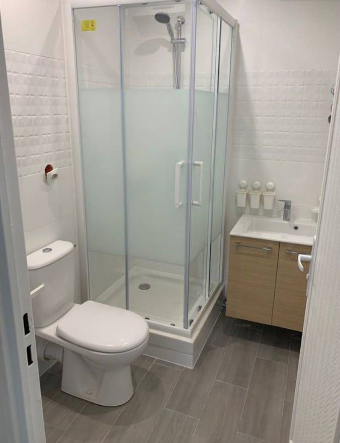 Dedicated room with patio — photo 3