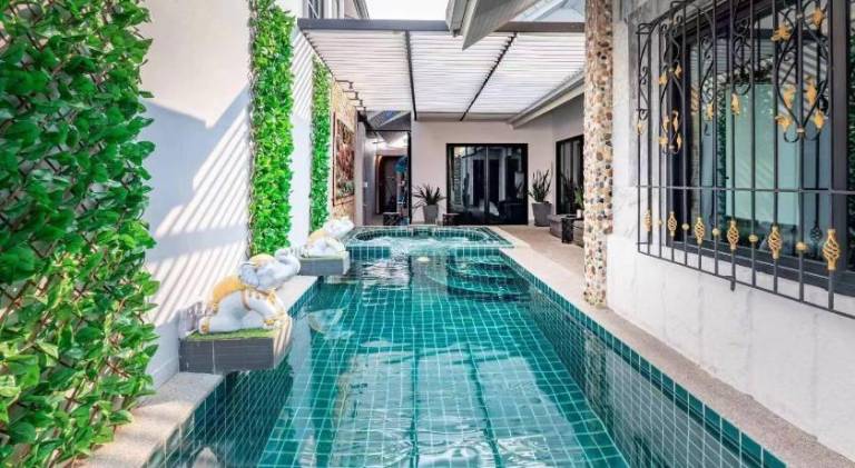 Luxury Thai Style Pool Villa in downtown Pattaya, close to Walking Street in Chonburi