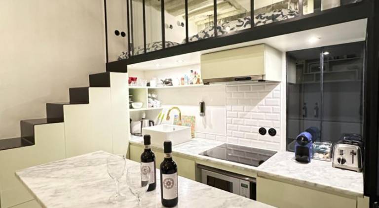 Apartment | Close to Notre-Dame de Paris — photo 2