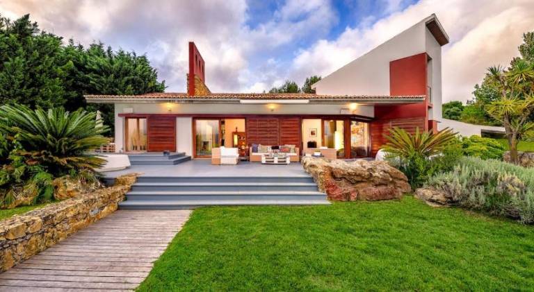 Pleasant vacation home with private pool, yard & terrace | Dogs allowed in Sintra