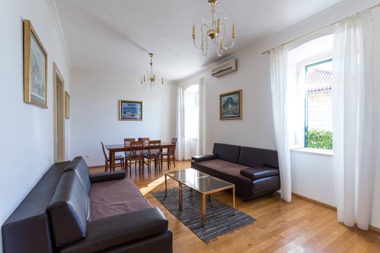 Fully equipped charming rental apartment with terrace | Beach nearby | Pets are welcome — photo 2
