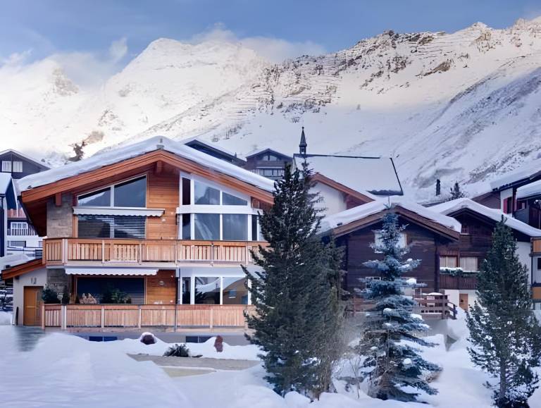 Holiday apartment with 3 rooms for 6 persons in Saas Grund