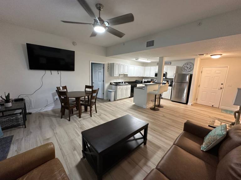 Condo with jacuzzi & heated pool | Water view — photo 3