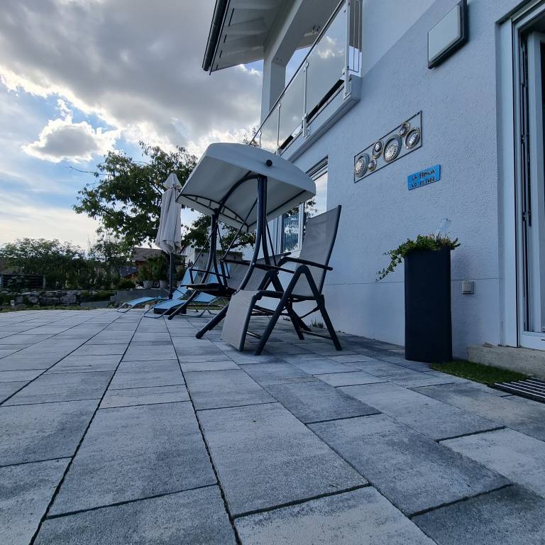 Charming holiday apartment with yard & terrace | Garden view | Dogs allowed — photo 4