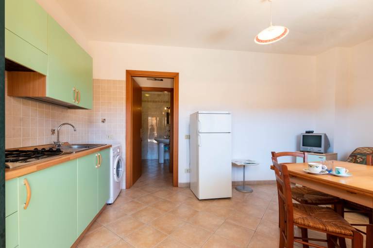Apartment with garden & terrace | City view — photo 4