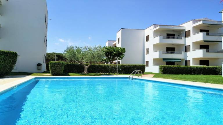 Apartment with garden, patio & pool | Mountain view in L'Escala