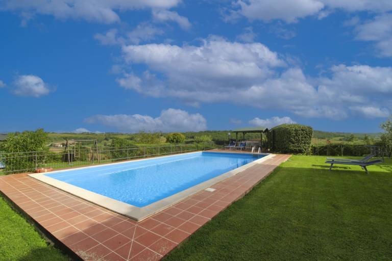 Villa with barbecue, private pool & garden — photo 4