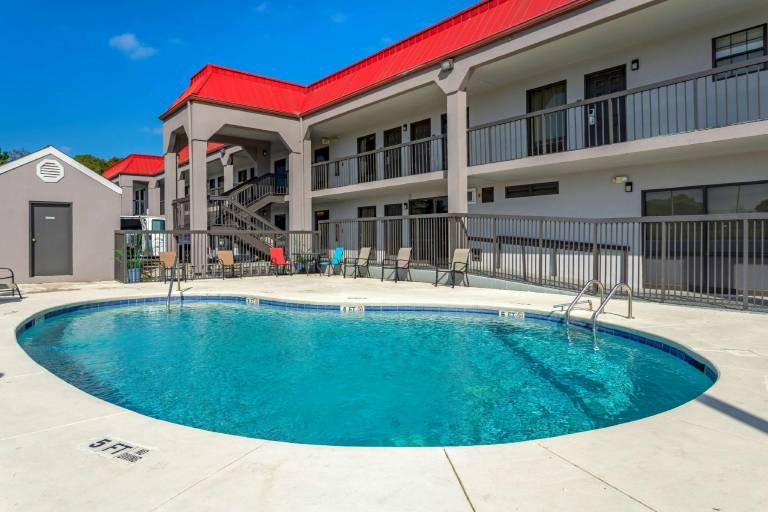SureStay by Best Western Lenoir City — photo 2