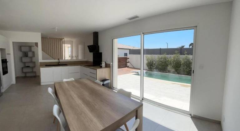 Villa with pool — photo 3