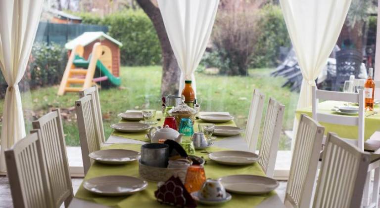Vacation home with terrace, yard & grill in Gardone Riviera