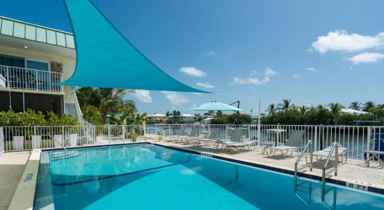 Rental apartment with pool — photo 2