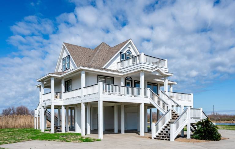 Vacation home with terrace in Bolivar, TX