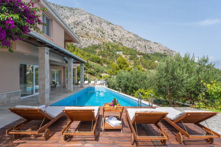 Villa with garden, sauna & private pool | Sea view — photo 2