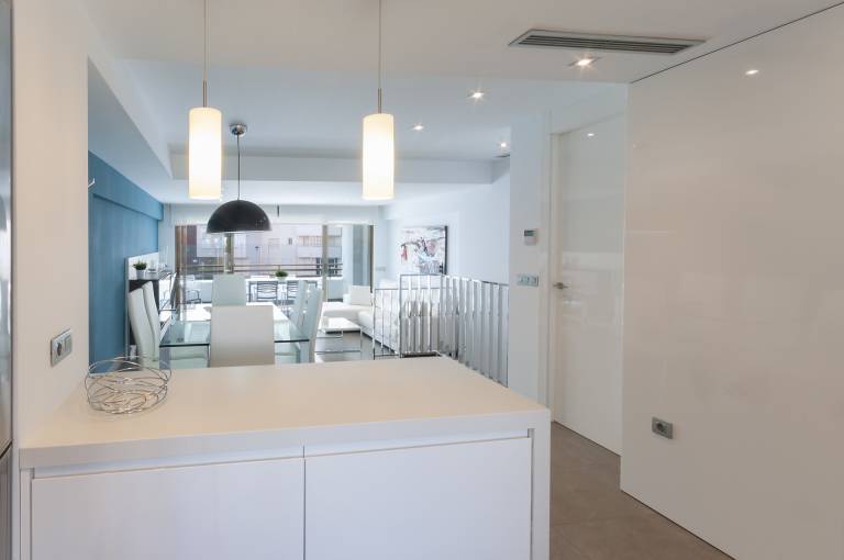 Holiday apartment with pool, garden & patio — photo 4