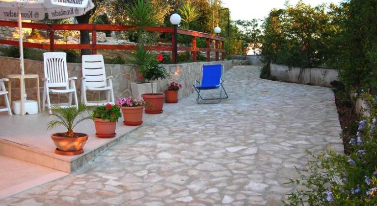 Holiday apartment with barbecue, terrace & yard | Close to the beach | Good for workation | Pets are welcome — photo 2