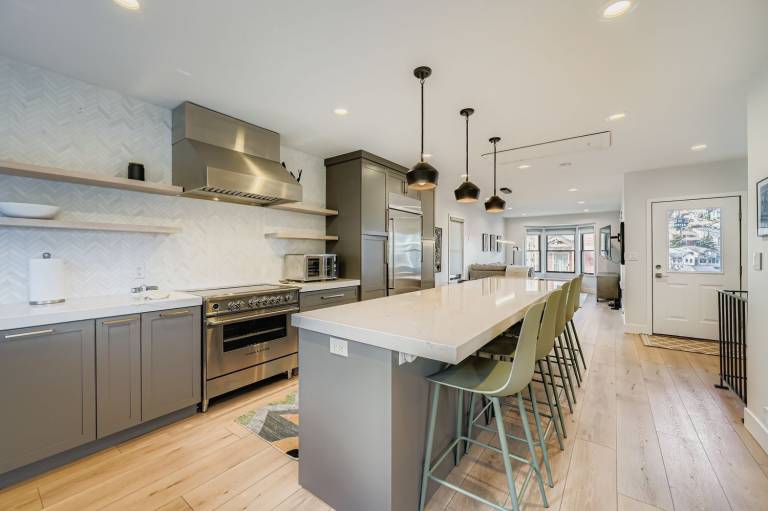 Vacation home with grill | Pets allowed — photo 3