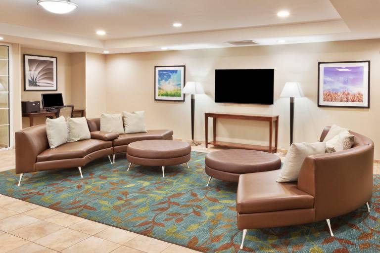 Candlewood Suites Eastchase Park By IHG — photo 3