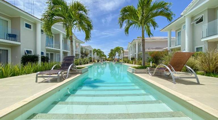 Vacation home with pool — photo 3