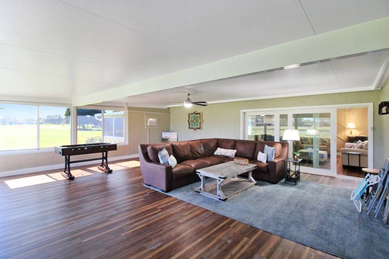 Family-friendly spacious vacation home with pool | Lake view | Pet-friendly — photo 3