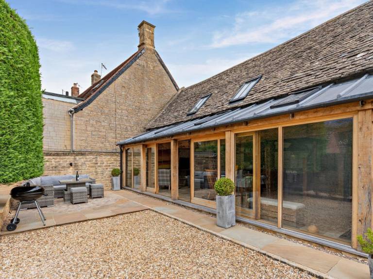 Cottage with grill in Chipping Campden