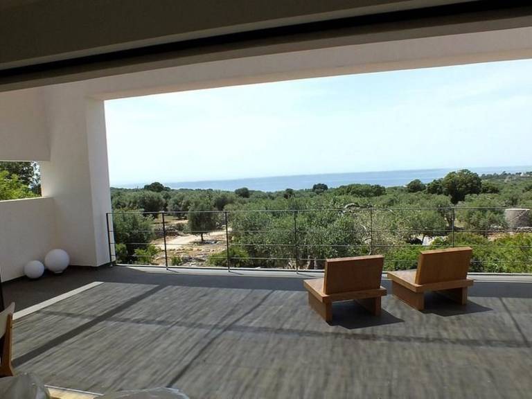 Vacation home with yard, BBQ & private pool — photo 5