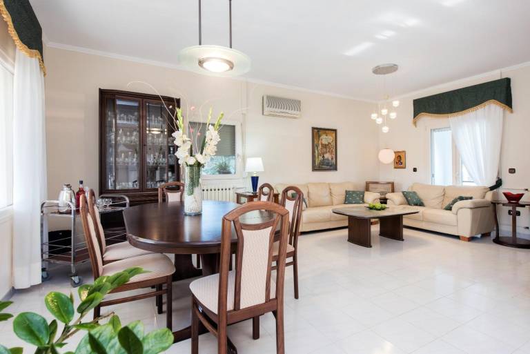 Villa with pool, jacuzzi & garden | Garden view | Suitable for remote work — photo 2