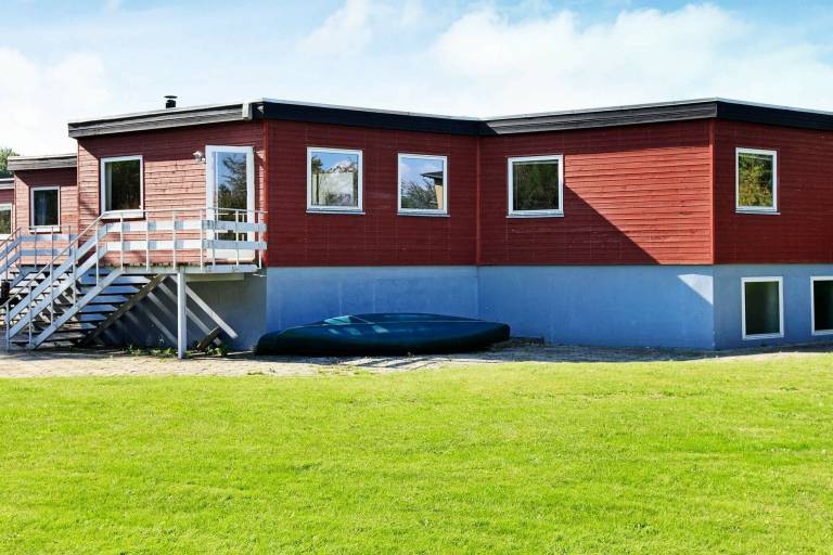 House with patio, sauna & yard — photo 2