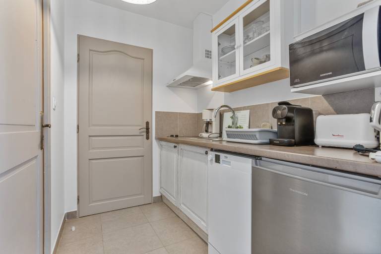 Apartment “La Suite - Le Mas Du Soleil” with Sea View, Wi-Fi and Air Conditioning — photo 5