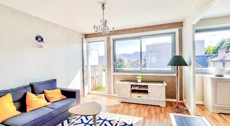 Apartment with 2 rooms for 11 persons in Clermont-Ferrand
