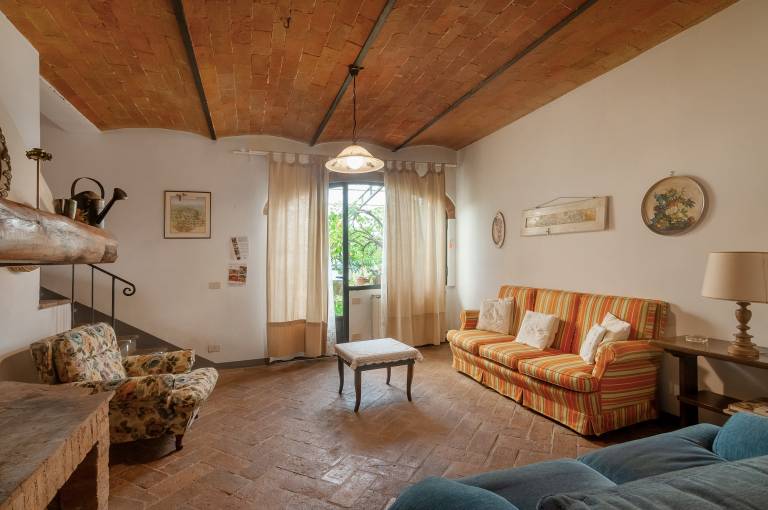 Limonaia – Elegant Tuscan Apartment with Spacious Rooms, Pool, and Relaxation in Montespertoli