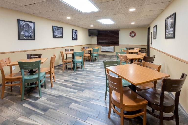 AmericInn by Wyndham Fergus Falls - Conference Center — photo 4